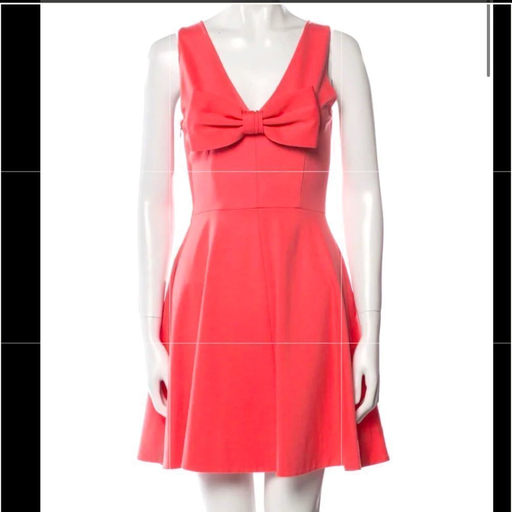 Med Kate Spade New York V-Neck Mini Dress with large bow in front and pockets!